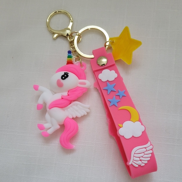 Super Cute Unicorn Keychain or Bag Charm with Rainbow & Star 🦄 - Picture 7 of 7